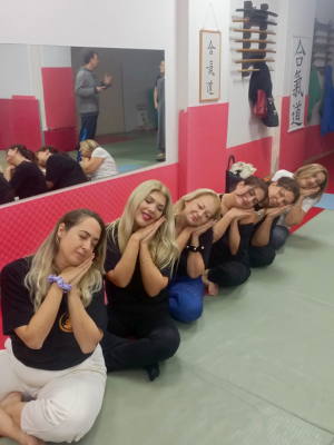 yasa yasama gore yoga genc orta yas olgun ozel durumlar