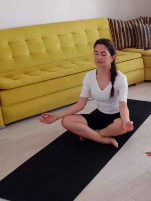 evde yoga studyo olmadan pratik yapmak icin ipuclari