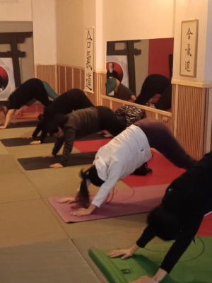 stres yonetimi ve zihinsel sakinlik icin ders kurgusu karsiyaka yoga dersi